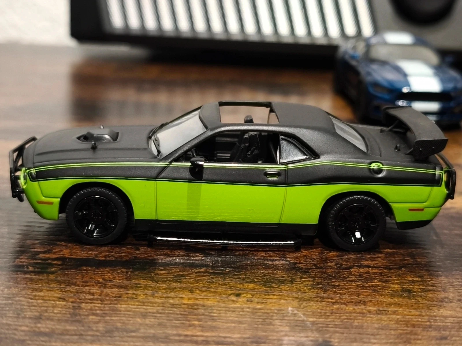 Dodge Challenger srt – photo 3